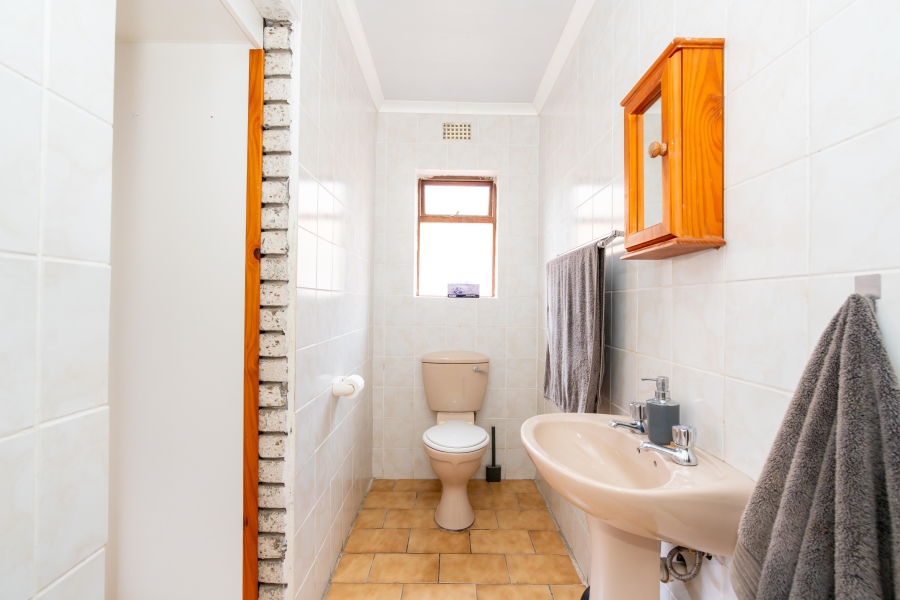 4 Bedroom Property for Sale in Myburgh Park Western Cape